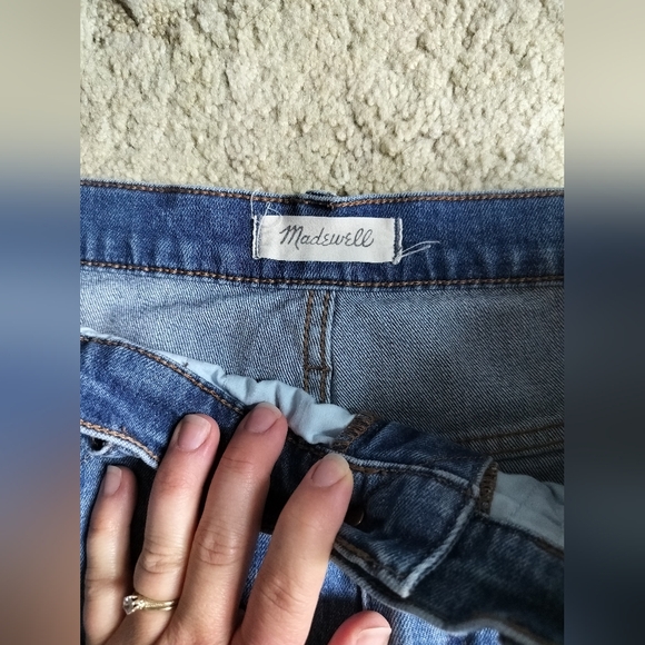 Made well high-rise mid-length shorts - Picture 2 of 5